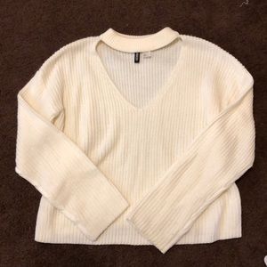 Choker v neck sweater